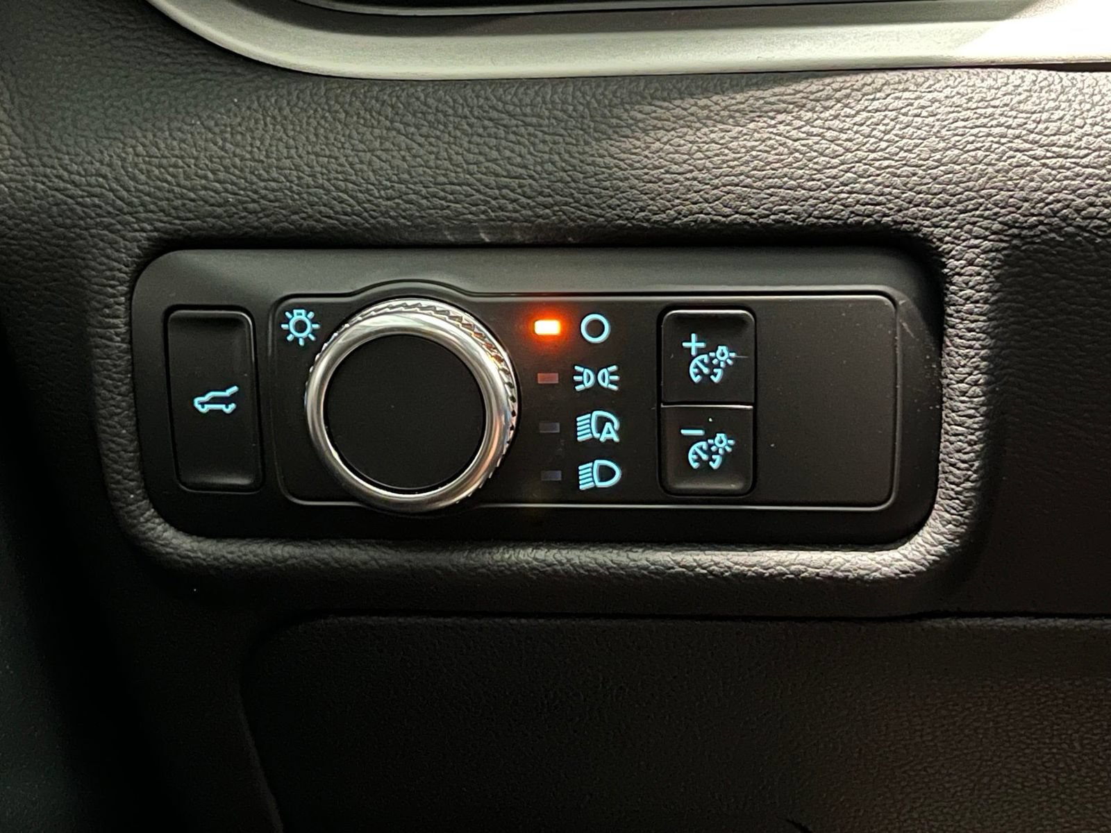 Used 2021 Ford Explorer XLT AWD/4WD image 31