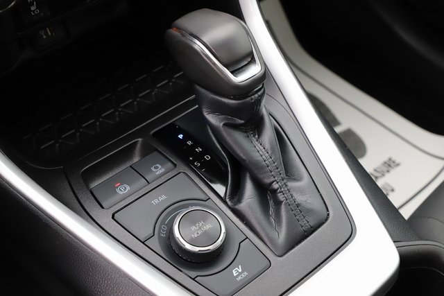 Used 2023 Toyota RAV4 SE image 29