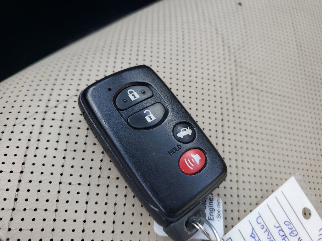 Used 2011 Toyota Avalon Limited FWD image 28