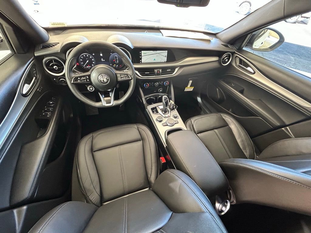 New 2025 Alfa Romeo Stelvio Sprint w/ Convenience Package image 29