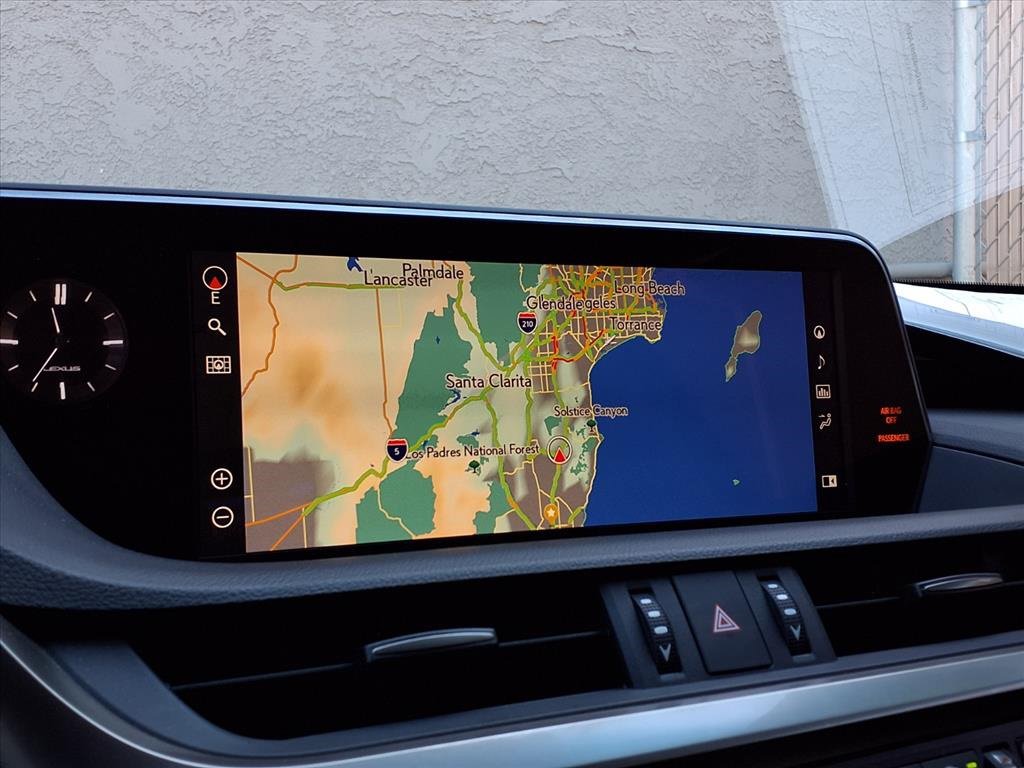 Used 2020 Lexus ES 300h w/ Luxury Package image 7