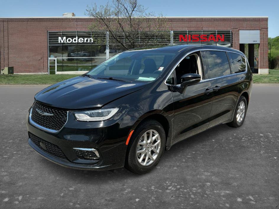 Used 2024 Chrysler Pacifica Touring-L FWD video 1