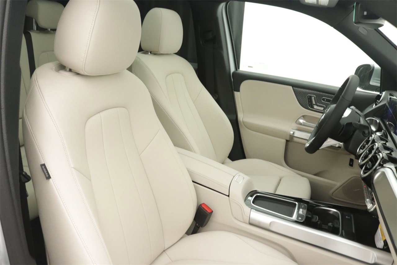 New 2026 Mercedes-Benz GLB 250 image 9