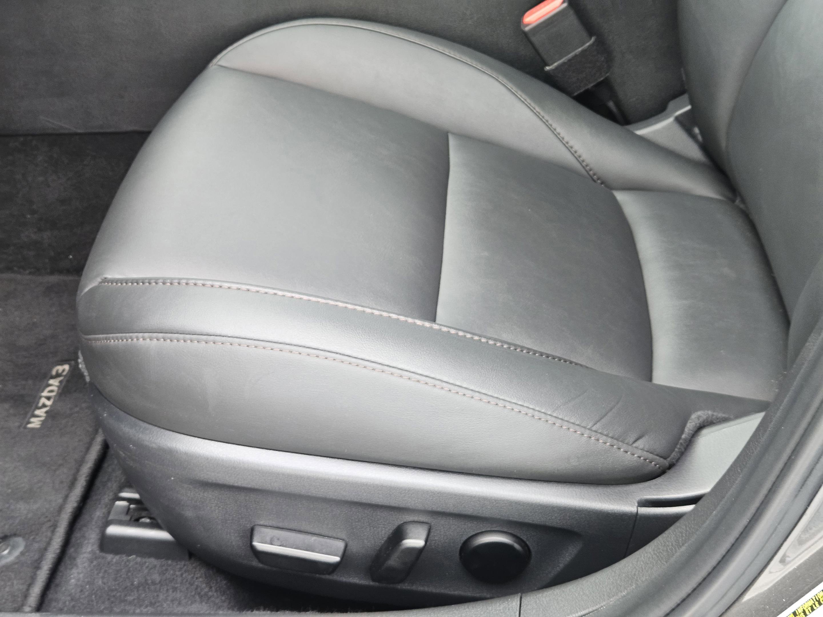 Used 2019 MAZDA MAZDA3 Sedan w/ Preferred Package image 22