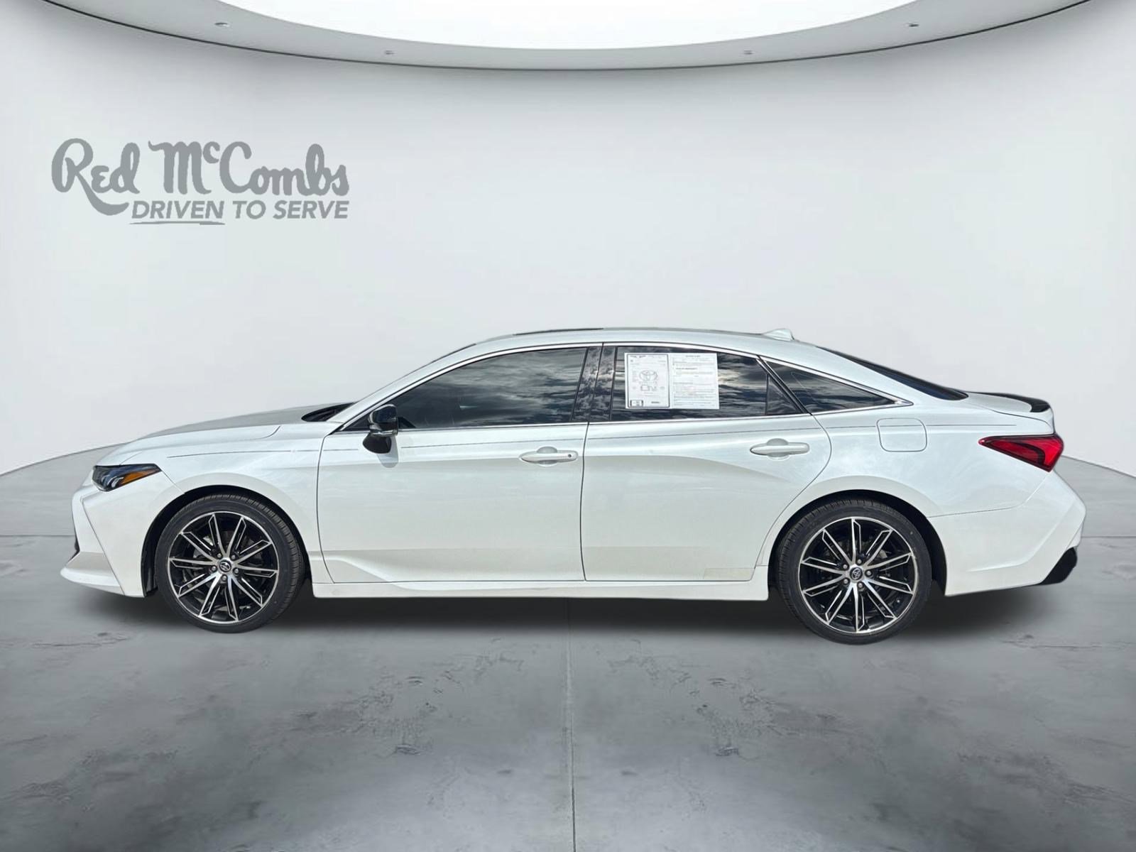 Used 2019 Toyota Avalon XSE image 1