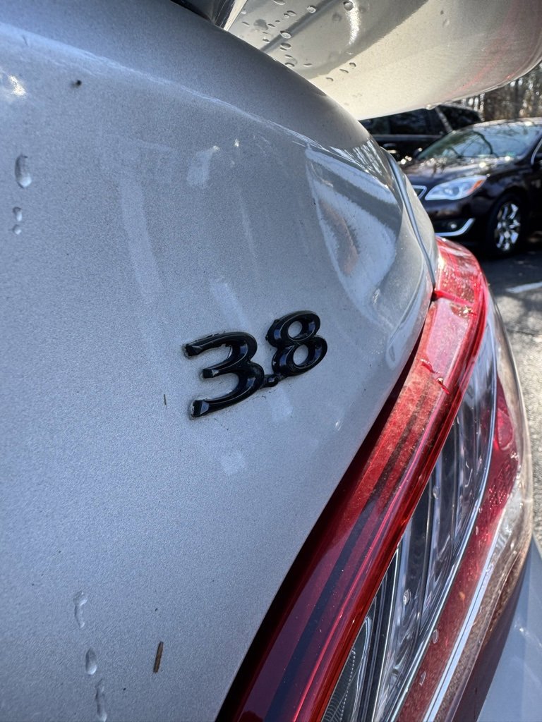 Used 2013 Hyundai Genesis 3.8 image 9