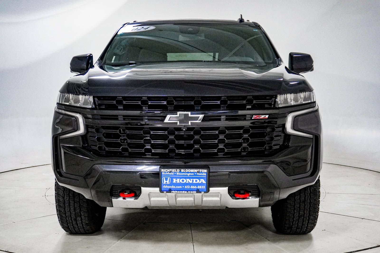 Used 2024 Chevrolet Suburban Z71 w/ Luxury Package AWD/4WD image 15