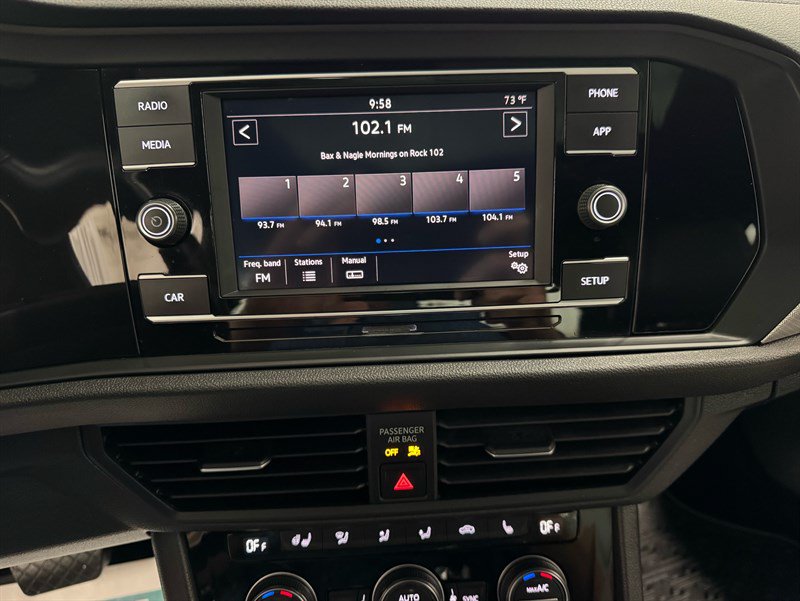Used 2019 Volkswagen Jetta R-Line w/ R-Line Cold Weather Package FWD image 16