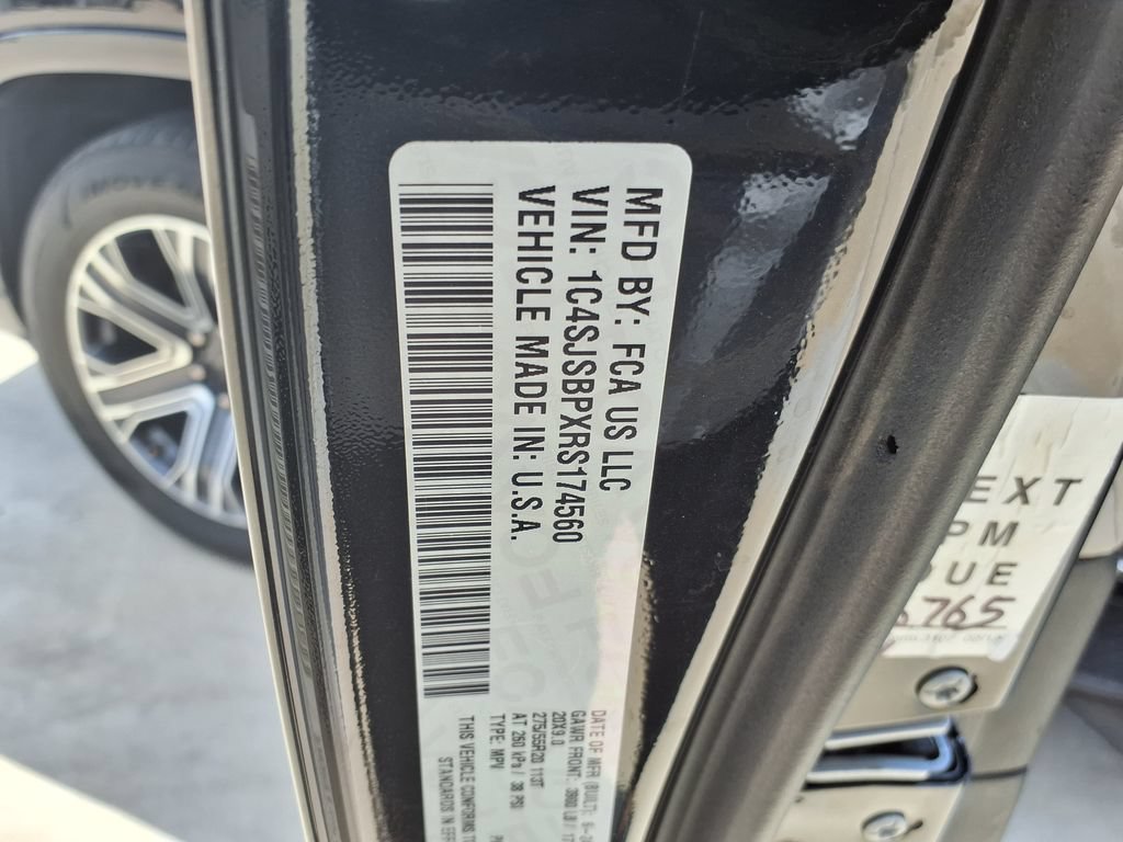 Used 2024 Jeep Wagoneer L Series II w/ Flexible Seating Group AWD/4WD image 40