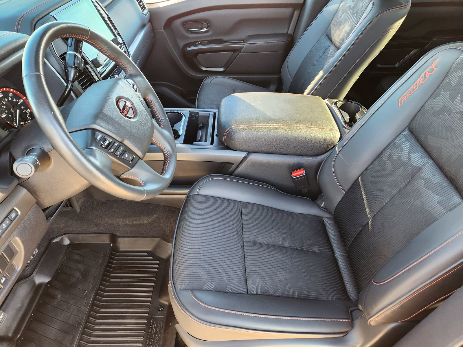 Used 2024 Nissan Titan PRO-4X w/ Pro-4x Utility Package image 17