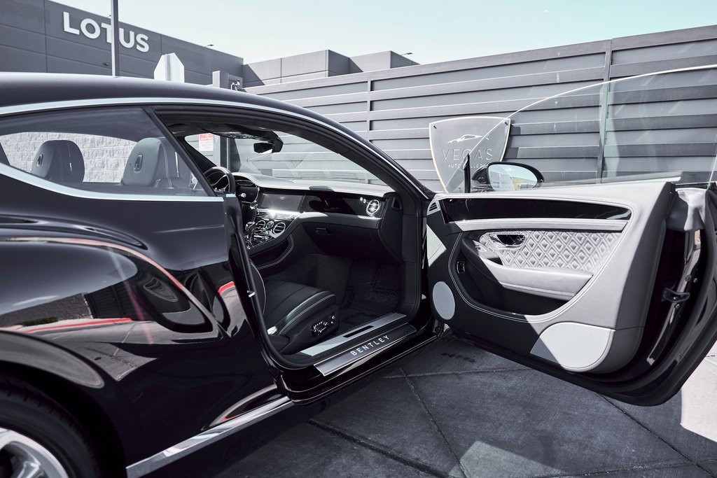 Used 2022 Bentley Continental GT image 23