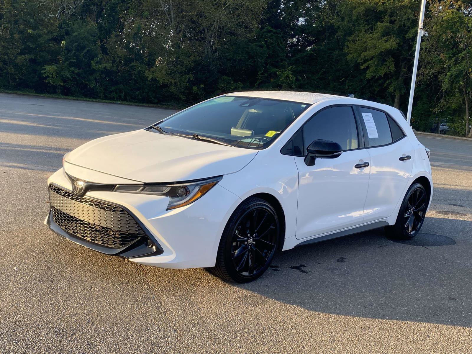 Used 2021 Toyota Corolla SE FWD image 3