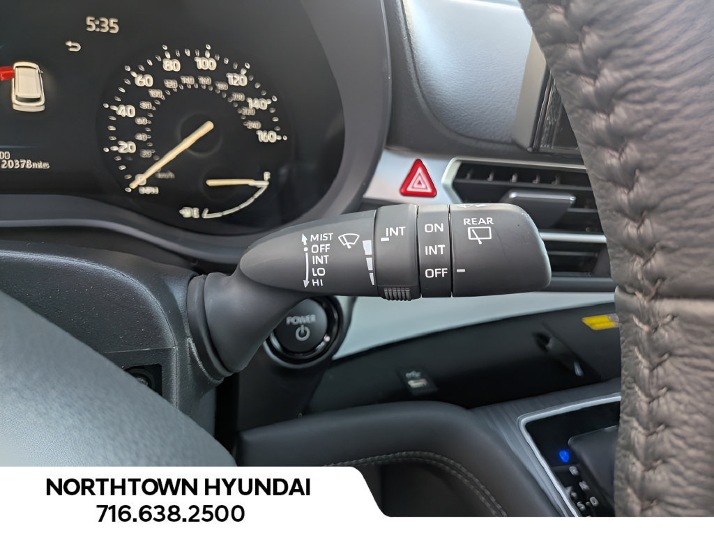 Used 2026 Toyota Sienna XLE FWD image 25