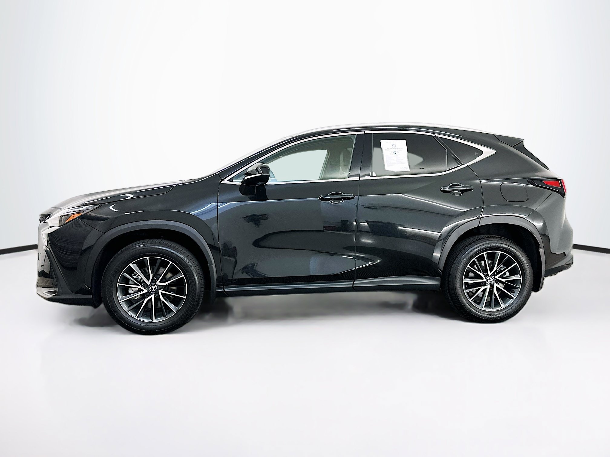 Used 2025 Lexus NX 350 AWD w/ Accessory Package (2T) image 4