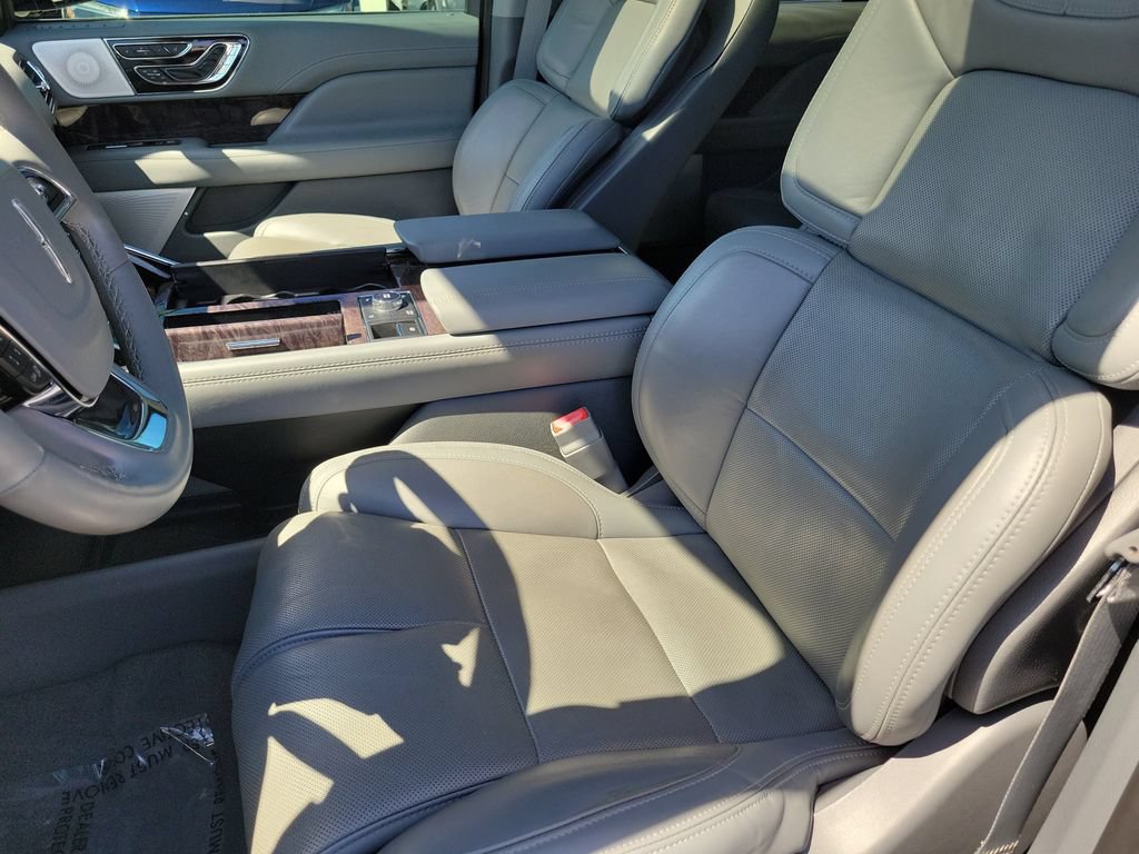 Used 2021 Lincoln Navigator Reserve w/ Luxury Package AWD/4WD image 18