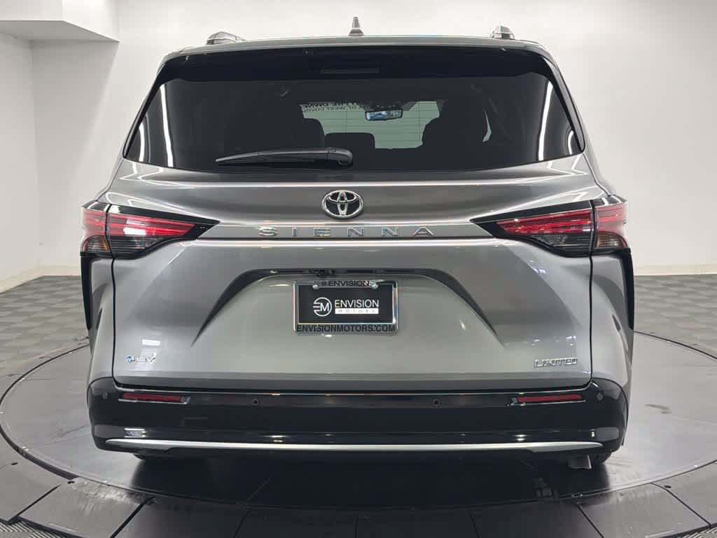 Used 2026 Toyota Sienna Limited FWD image 11