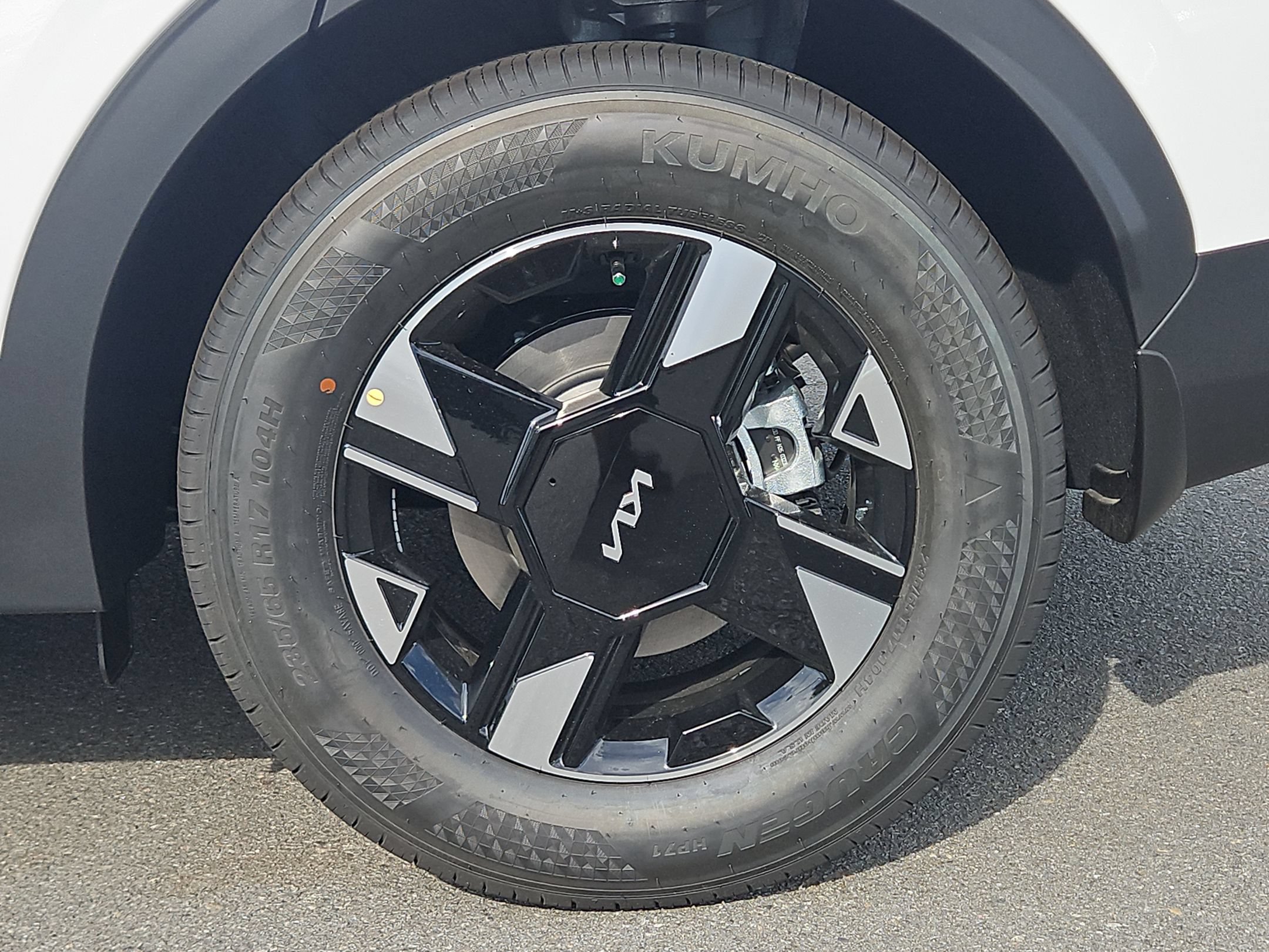 New 2026 Kia Sportage LX FWD image 13