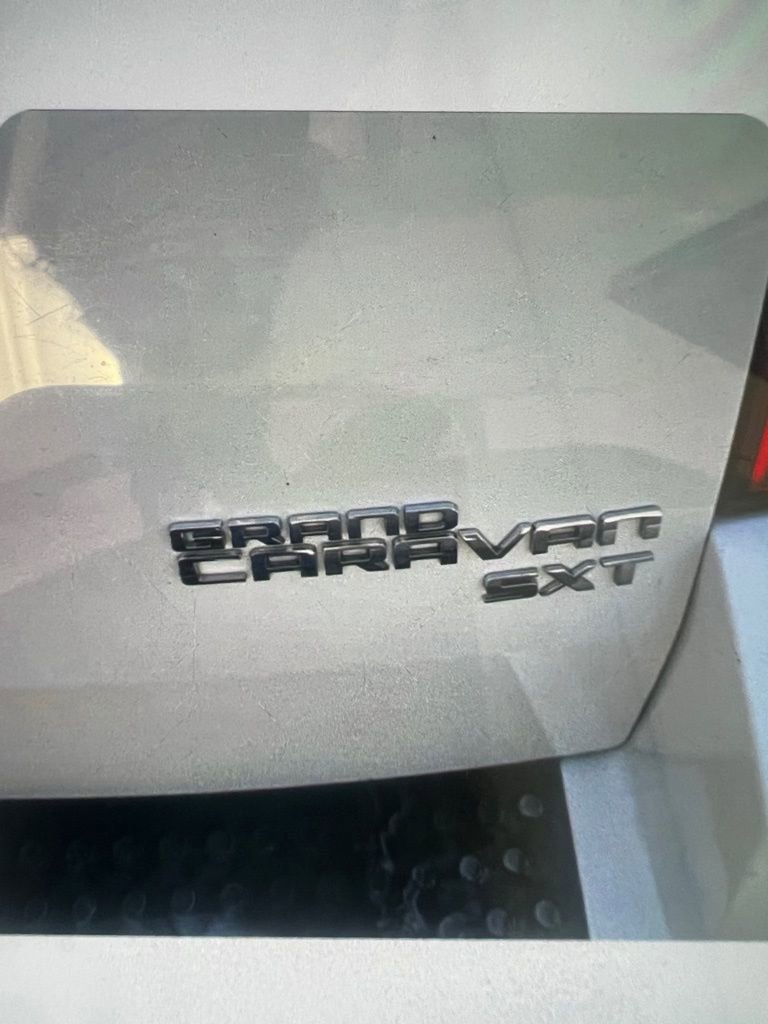 Used 2010 Dodge Grand Caravan SXT w/ Trailer Tow Group image 7