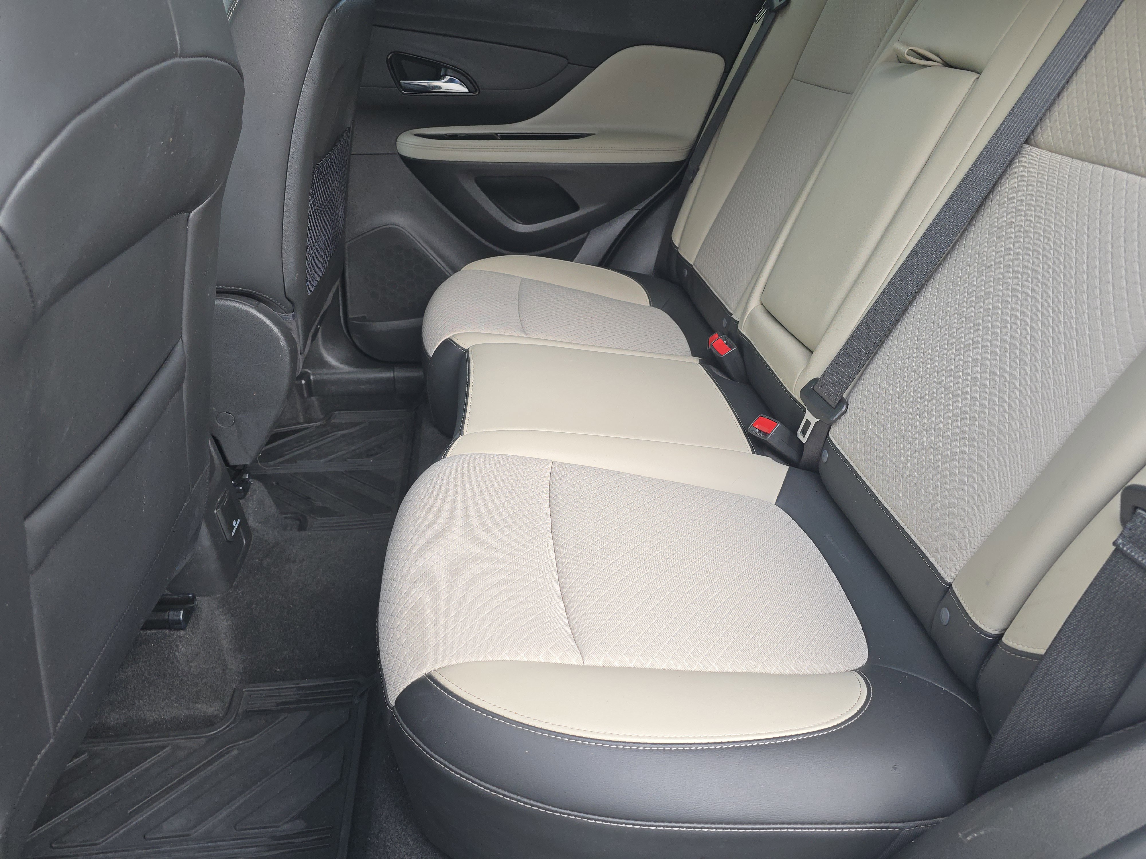 Used 2020 Buick Encore Preferred w/ Safety Package image 8