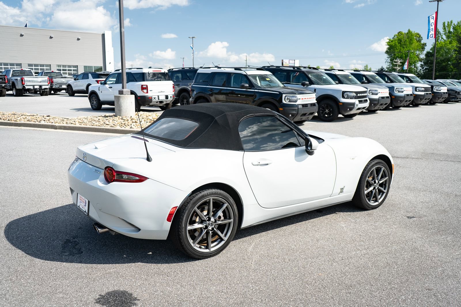 Used 2016 MAZDA MX-5 Miata Grand Touring RWD image 9