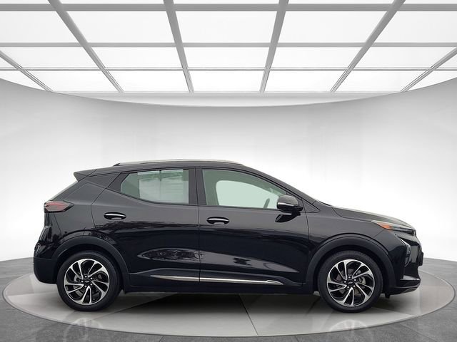Used 2023 Chevrolet Bolt EUV Premier w/ Sun & Sound Package image 4