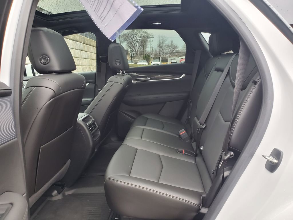 Certified 2023 Cadillac XT5 Sportv w/ Technology Package image 44