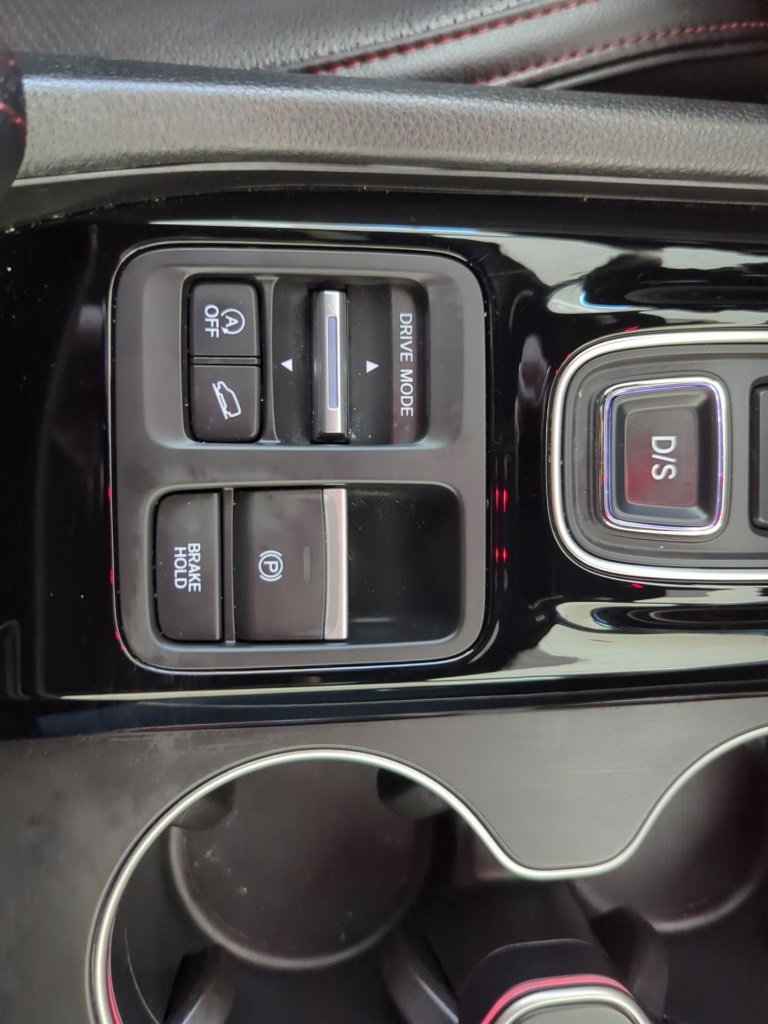 Used 2025 Honda Pilot Black Edition image 27