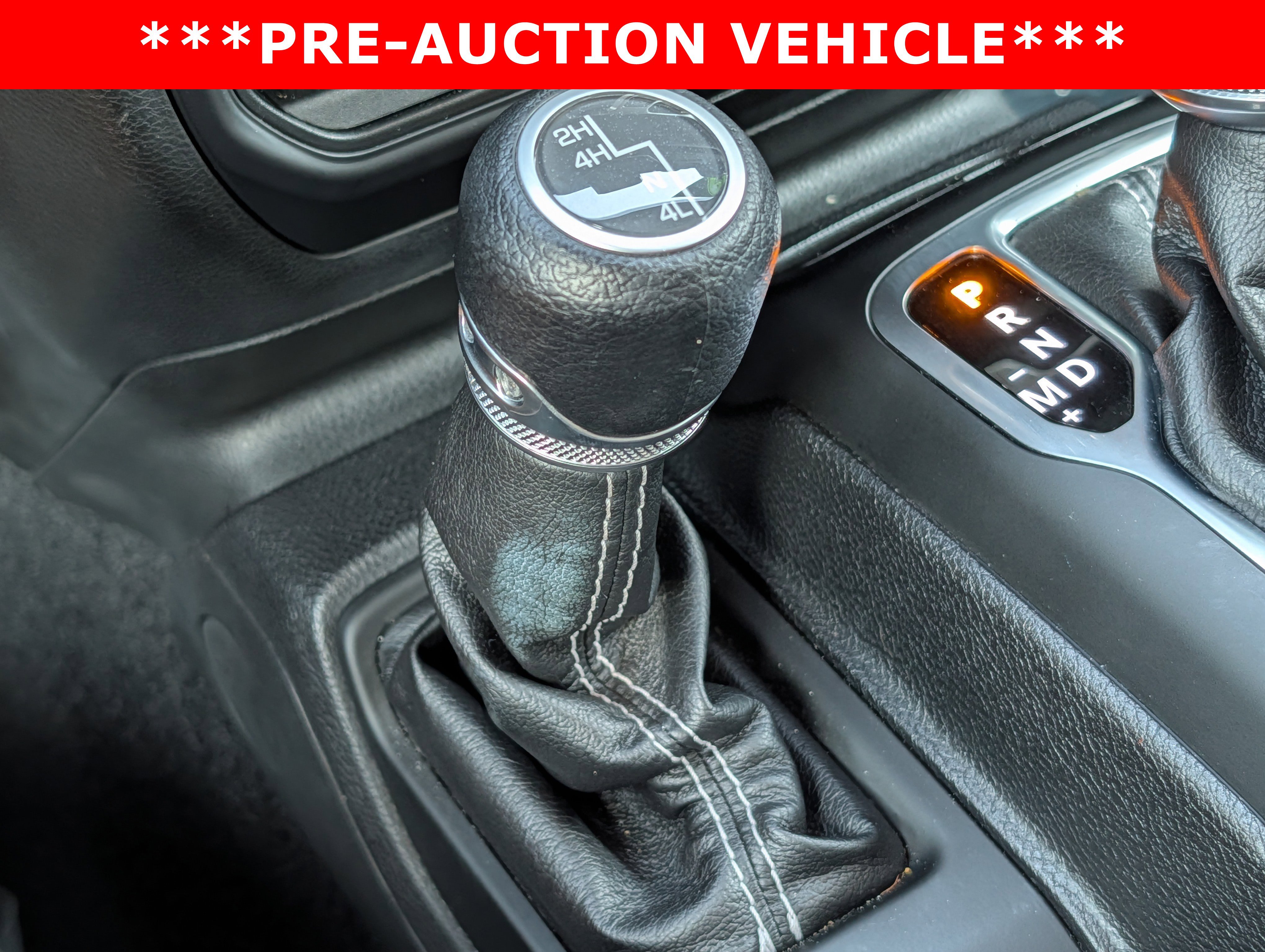 Used 2019 Jeep Wrangler Unlimited Sahara AWD/4WD image 32