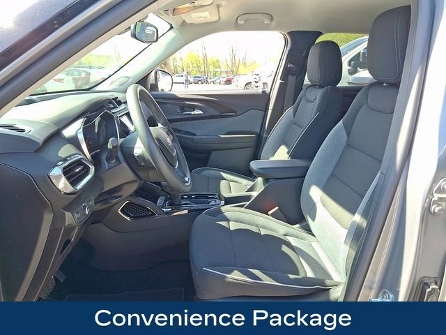 Used 2023 Chevrolet TrailBlazer LT w/ Convenience Package AWD/4WD image 2