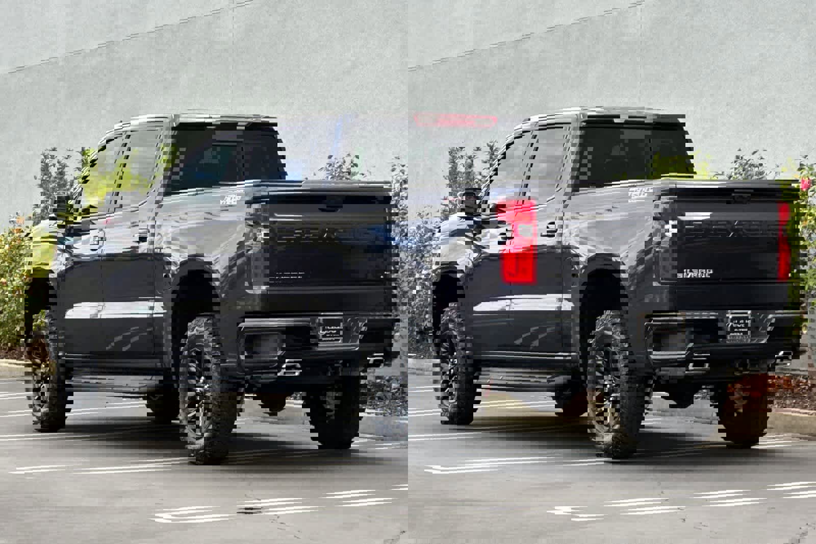 Used 2024 Chevrolet Silverado 1500 LT Trail Boss w/ Convenience Package II image 7