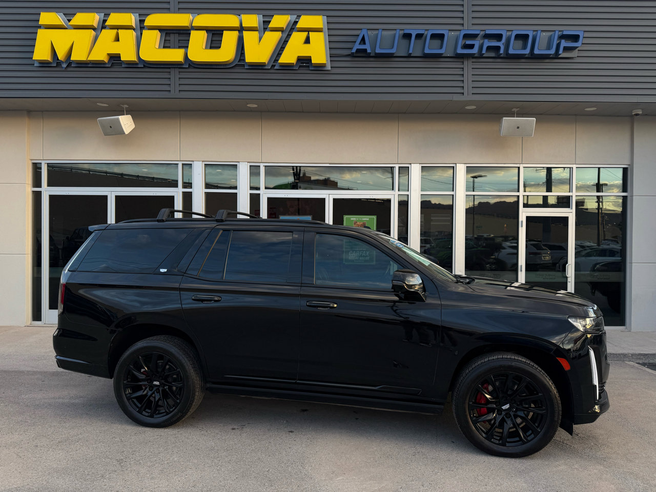 Used 2022 Cadillac Escalade Sport Platinum w/ LPO, ONYX Package image 1