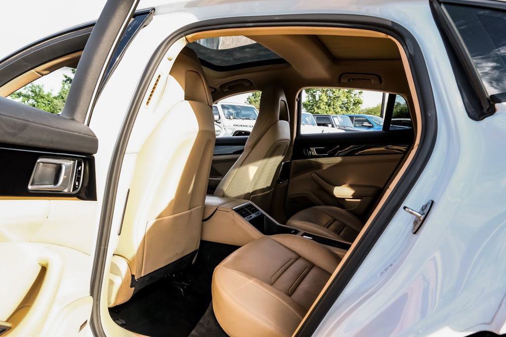 Used 2018 Porsche Panamera 4 image 50