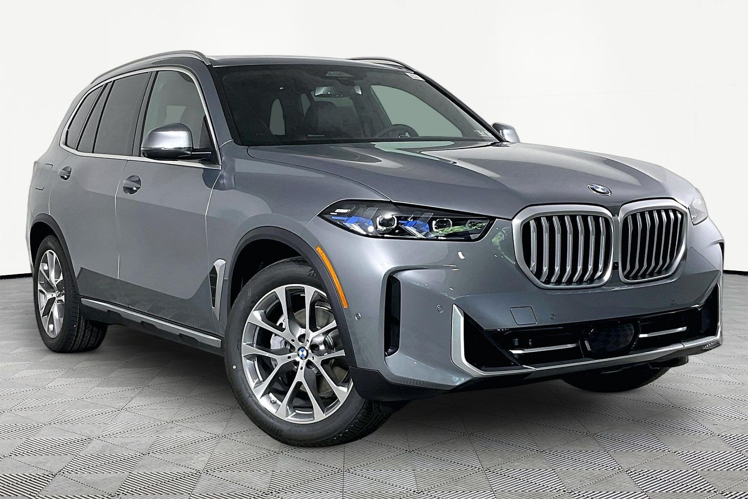 New 2026 BMW X5 xDrive40i w/ Premium Package AWD/4WD image 2