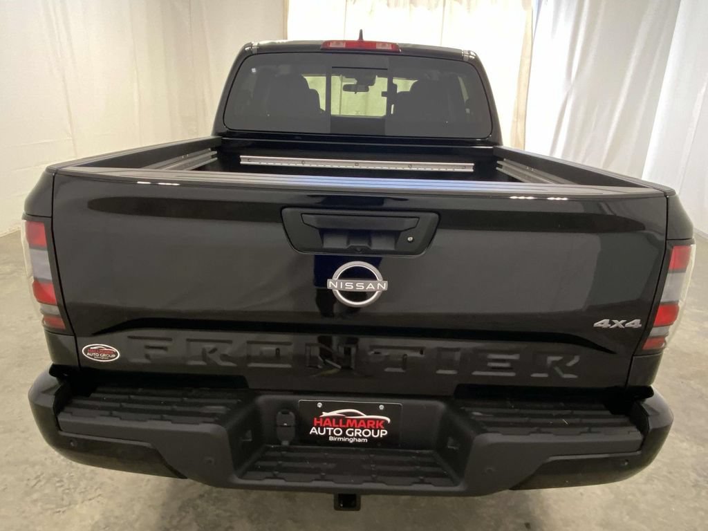 New 2025 Nissan Frontier SV w/ SV Convenience Package AWD/4WD image 4