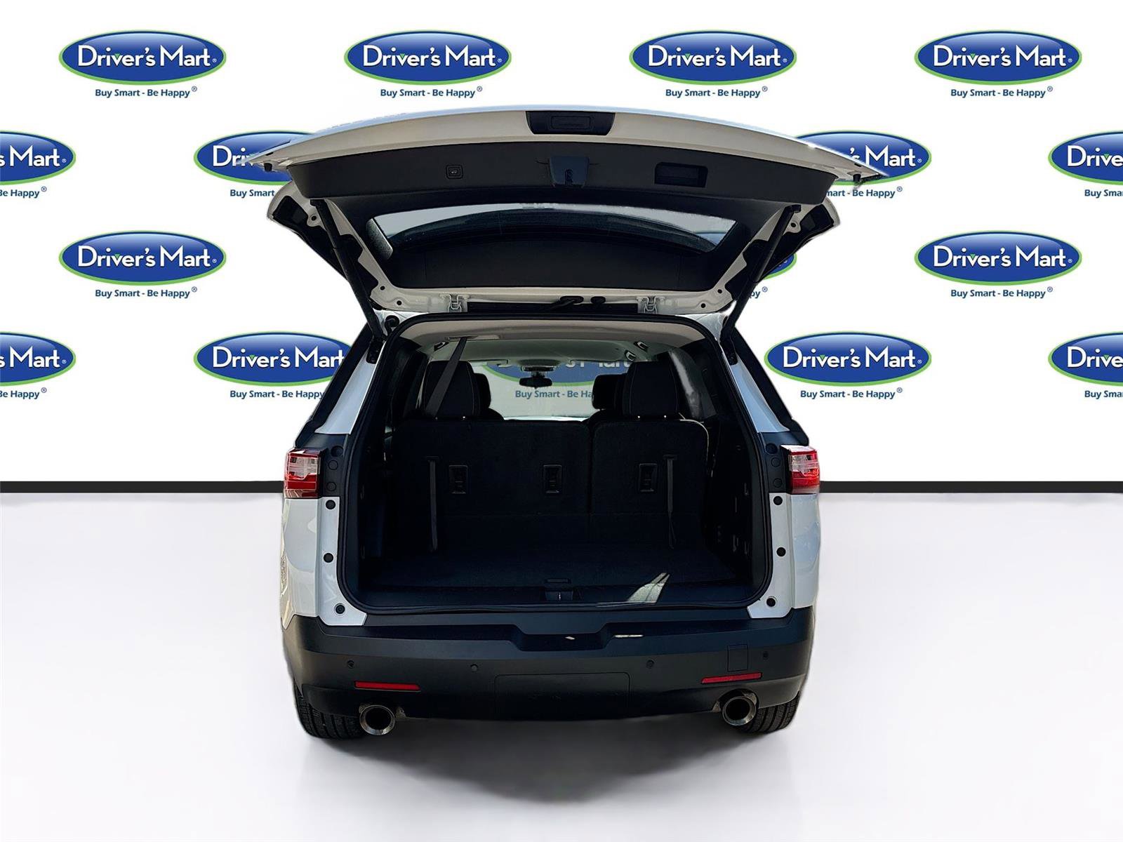 Used 2020 Chevrolet Traverse LT w/ Driver Confidence II Package image 30