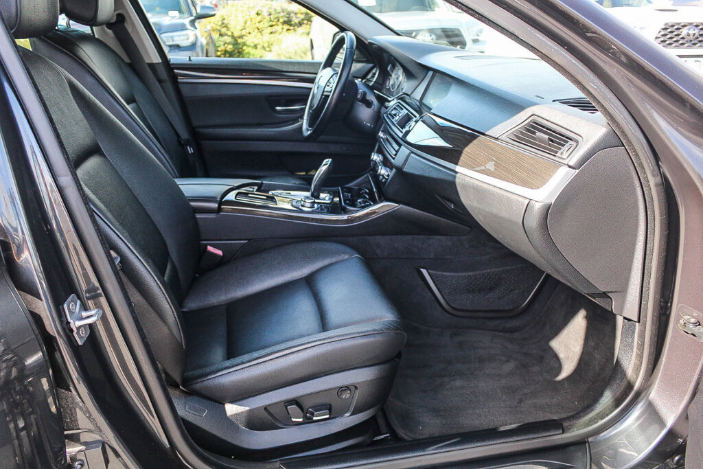 Used 2011 BMW 535i Sedan image 4