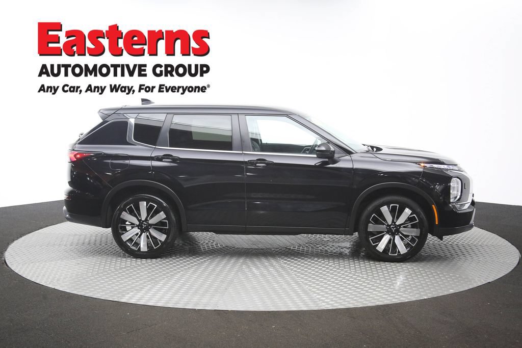 Used 2025 Mitsubishi Outlander SE AWD/4WD image 46
