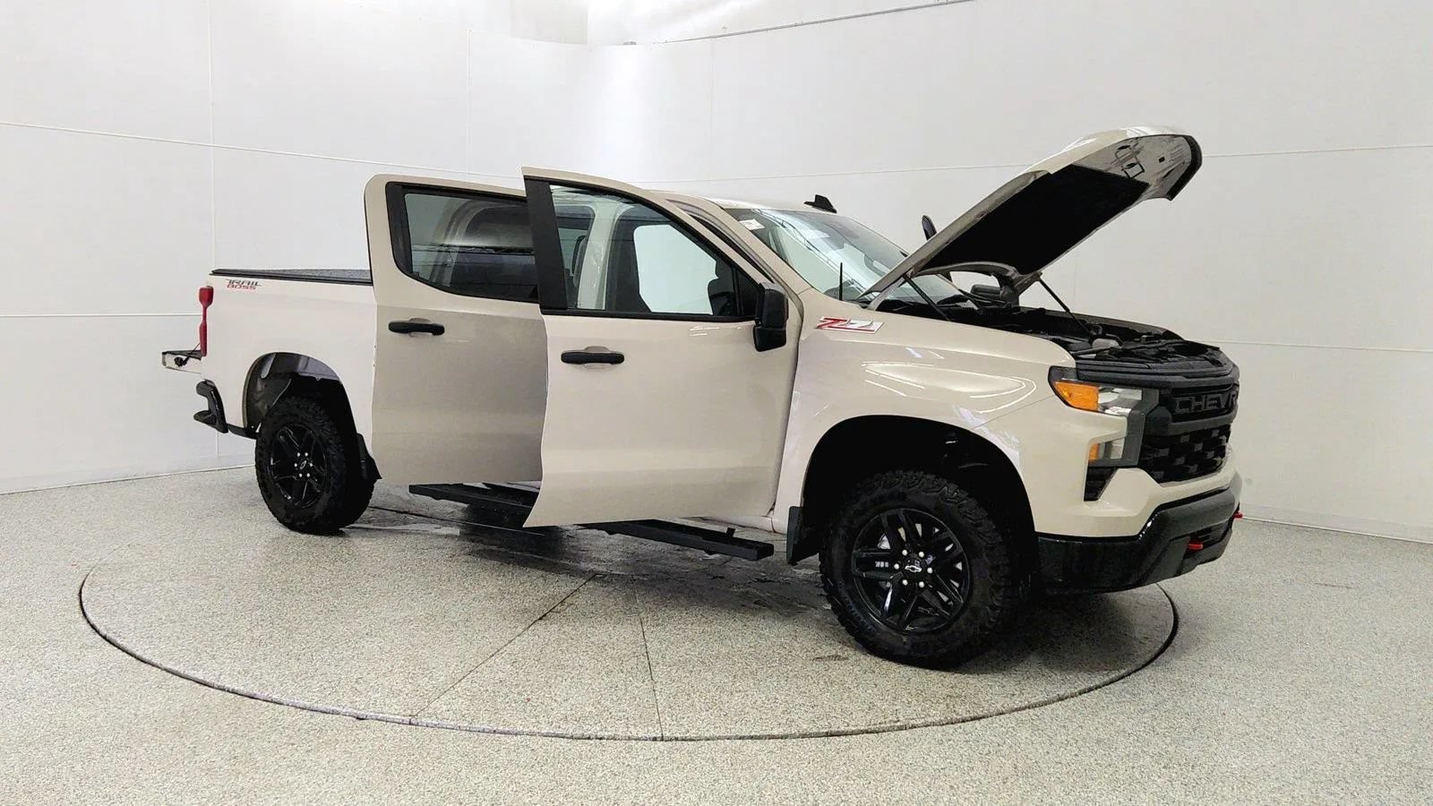 Used 2026 Chevrolet Silverado 1500 Custom Trail Boss AWD/4WD image 9