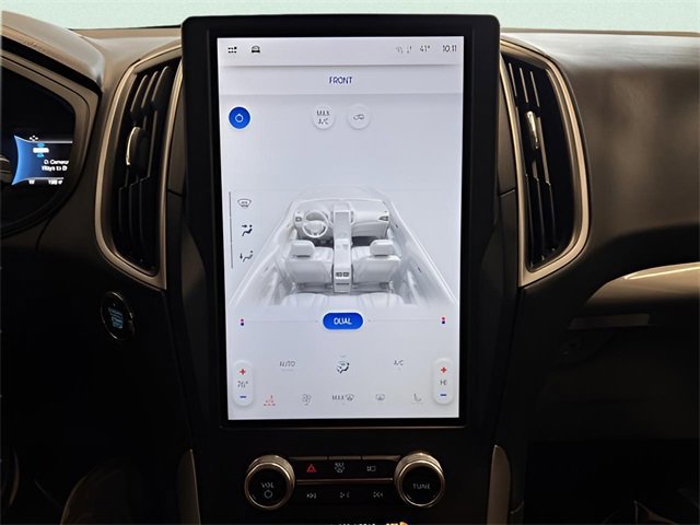 Used 2023 Ford Edge SEL image 25