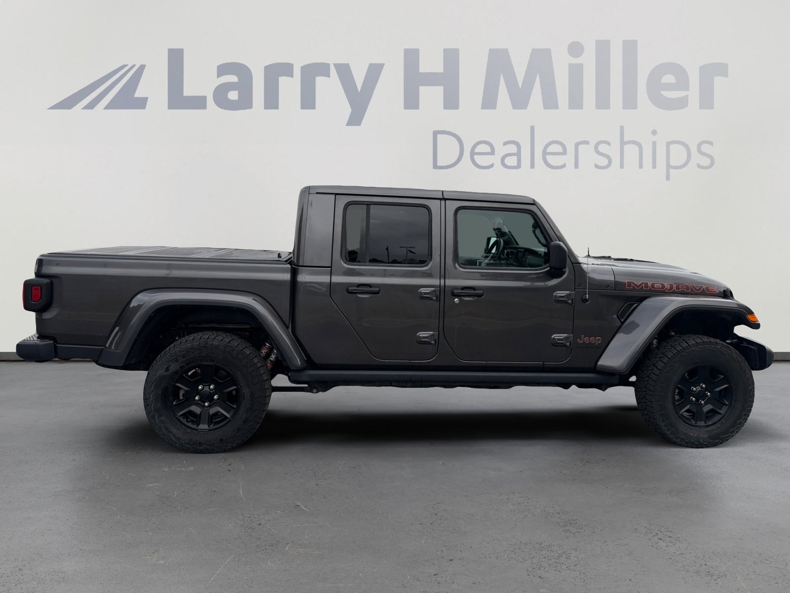 Used 2023 Jeep Gladiator Mojave image 6