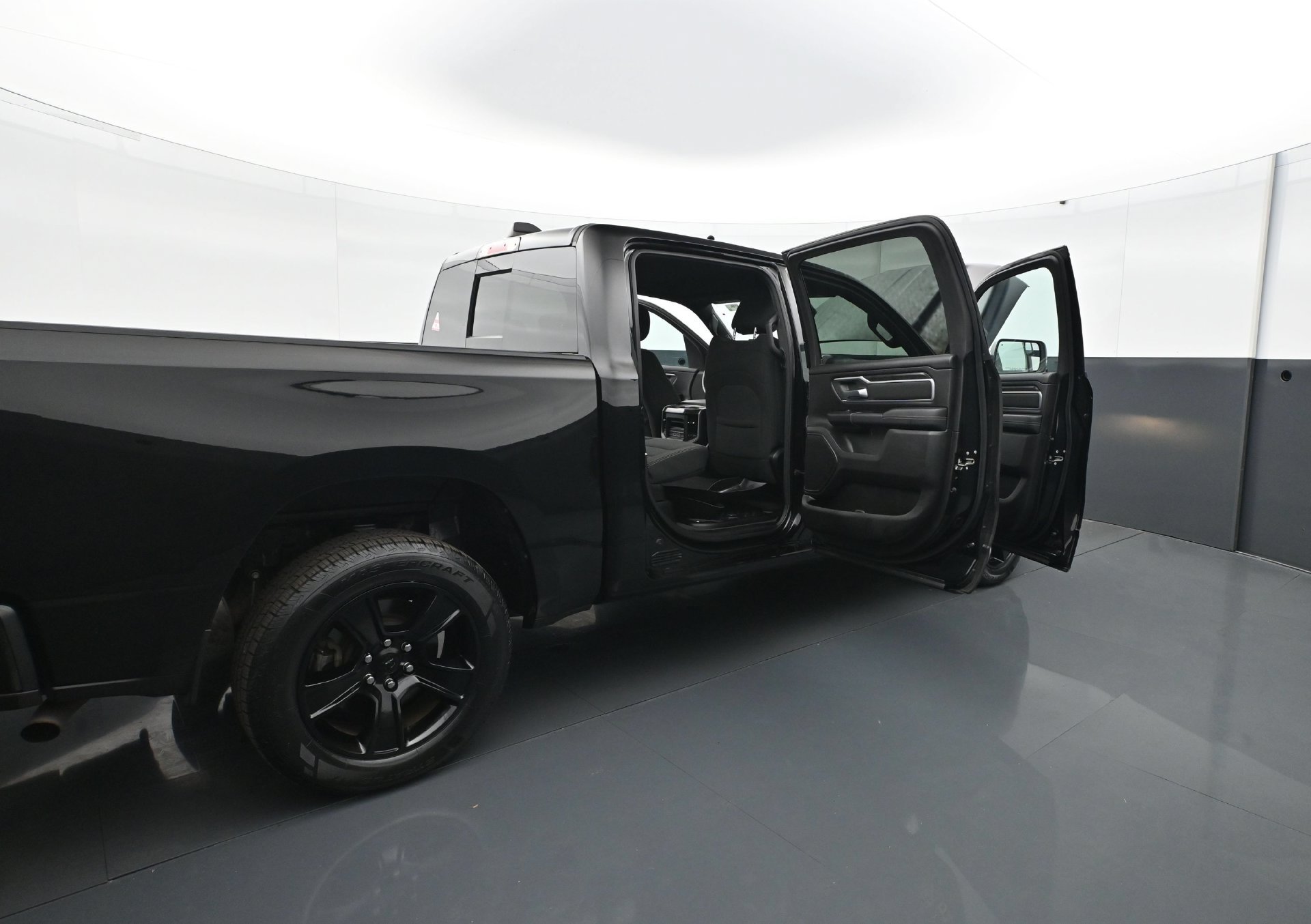 Used 2023 RAM 1500 Big Horn AWD/4WD image 35