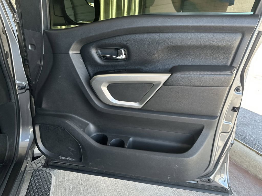 Used 2017 Nissan Titan SL image 36