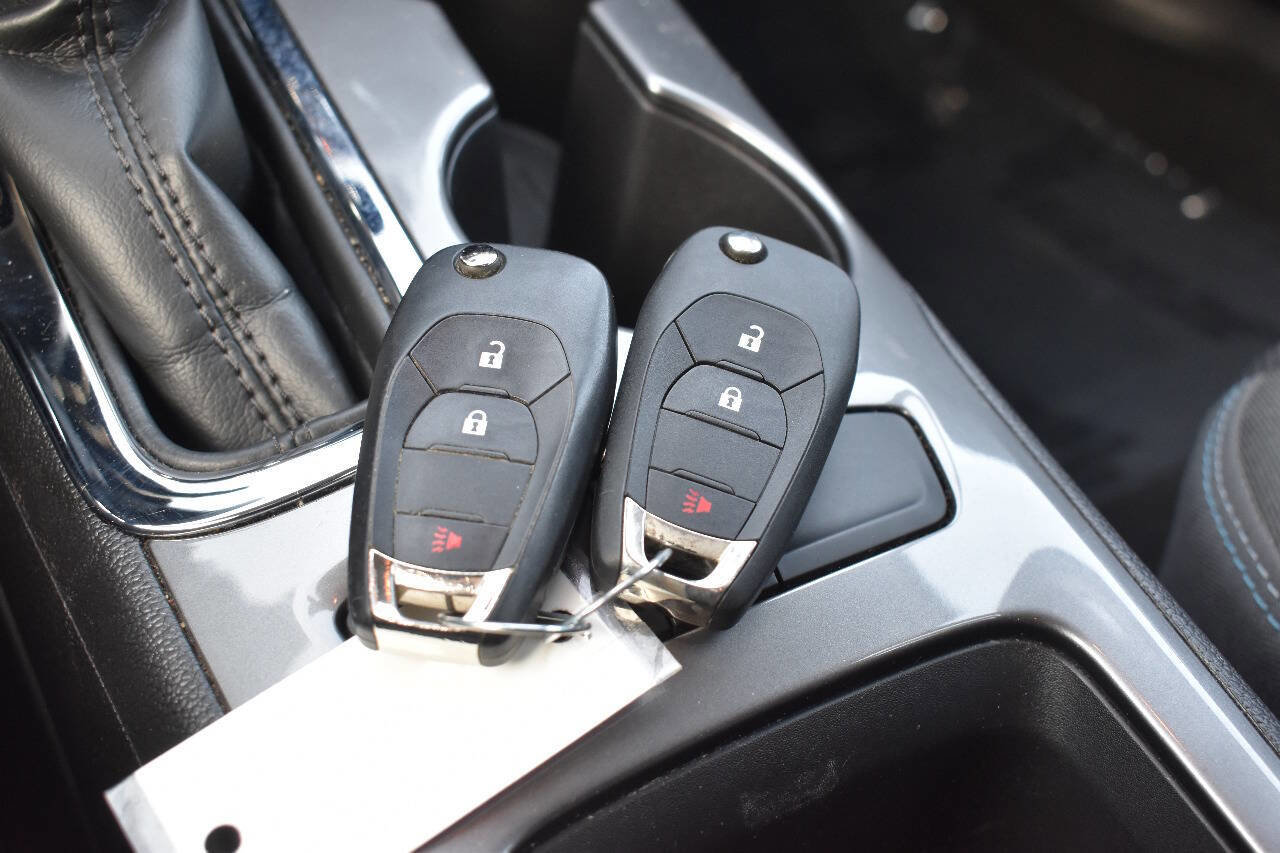 Used 2017 Chevrolet Cruze LT FWD image 31