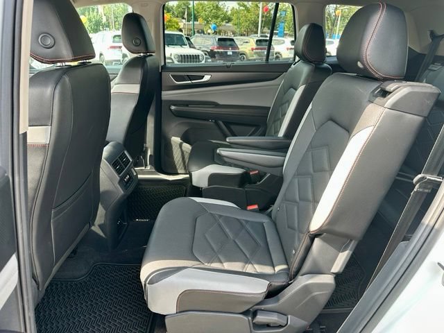 Used 2024 Volkswagen Atlas Peak Edition SEL AWD/4WD image 18