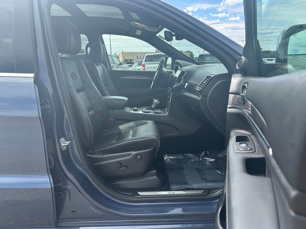 Used 2020 Jeep Grand Cherokee Overland AWD/4WD image 21