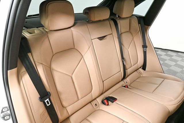 Certified 2026 Porsche Macan image 21