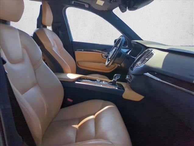 Used 2017 Volvo XC90 T6 Momentum w/ Vision Package image 22