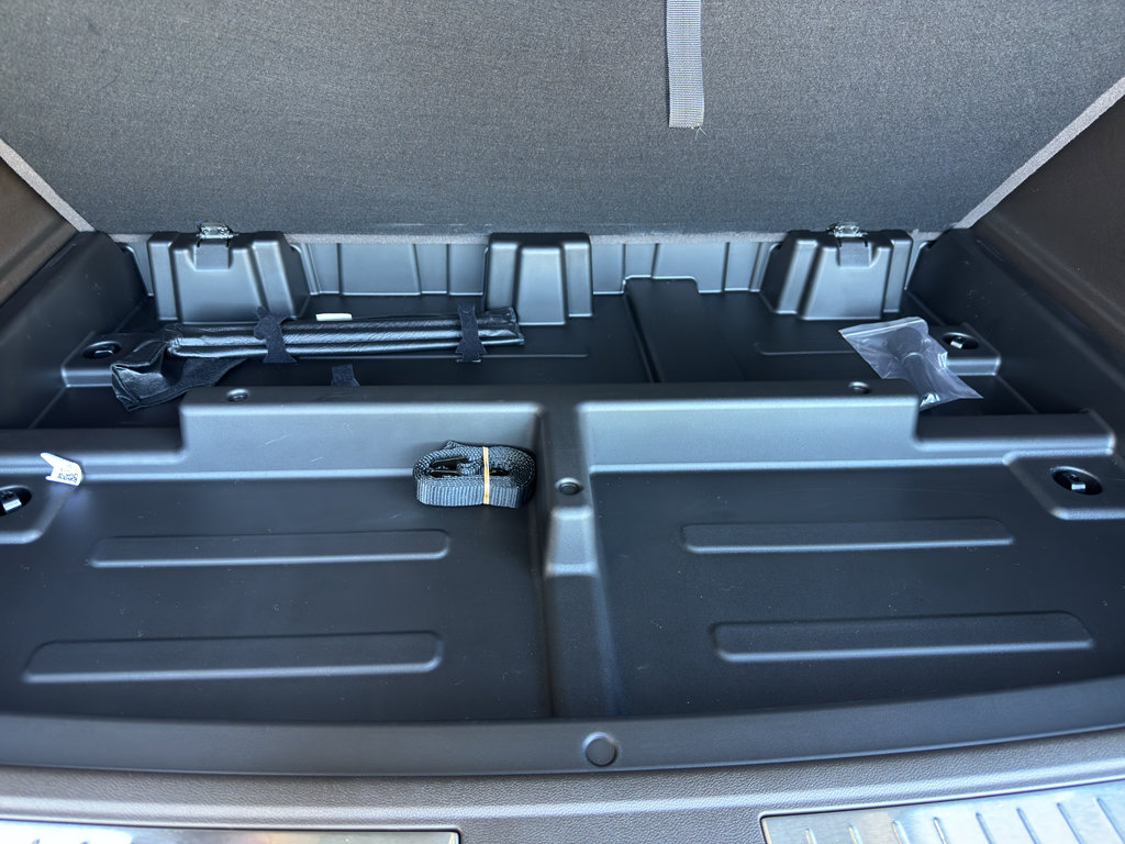 New 2026 Chevrolet Suburban Z71 image 12