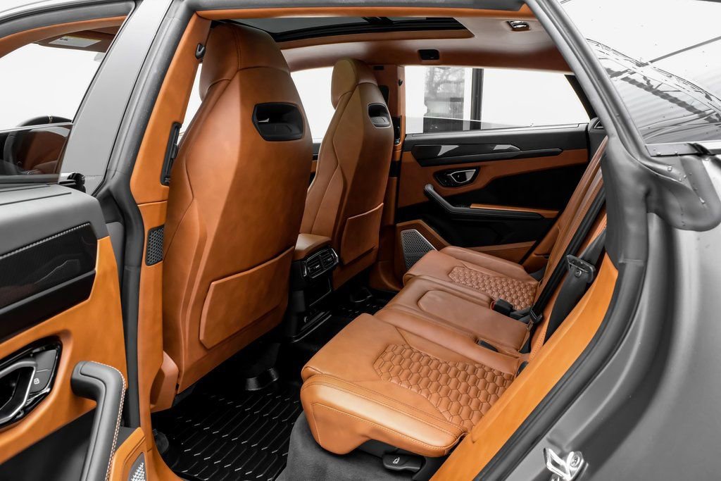 Used 2022 Lamborghini Urus image 35