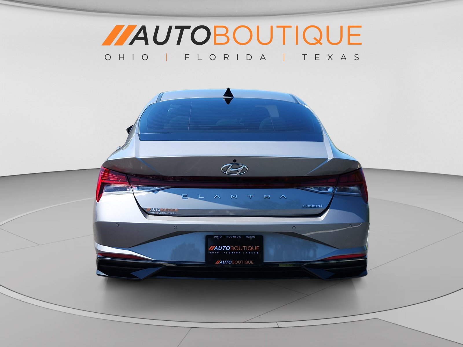 Used 2023 Hyundai Elantra Limited w/ Cargo Package FWD image 4